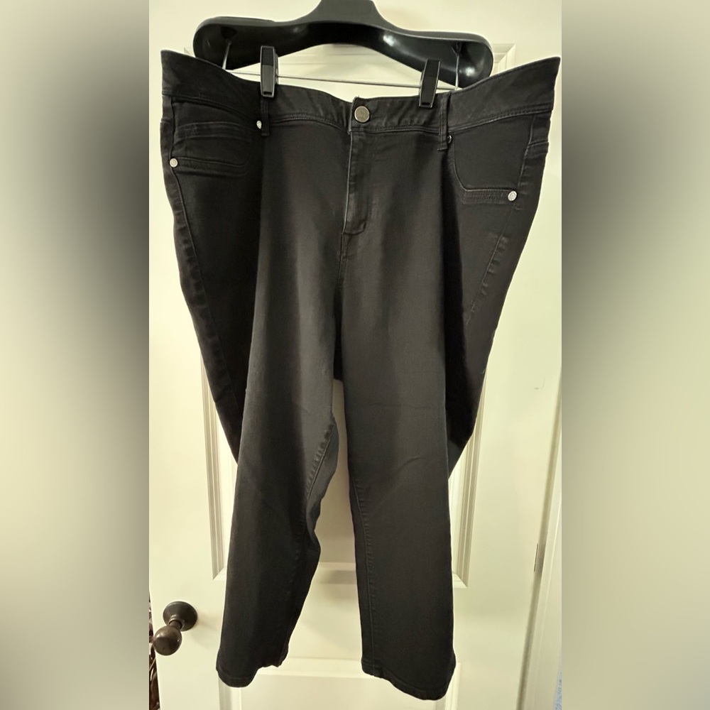 1822 Denim Women Black Denim Capri 22W